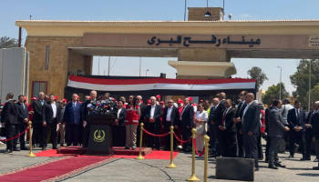 رئيس الوزراء الفلسطيني من معبر رفح: غزة جزء من دولتنا ولن نقبل بفرض ترتيبات فوقية