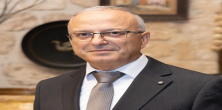 وحيد في أفكاره وحيد في أفكاره