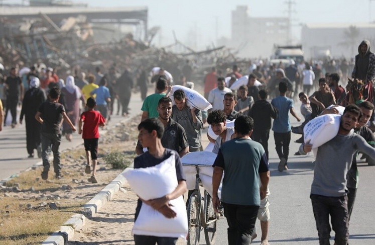غزة: اتهامات حادة لمؤسسة GHF بالتعاون مع الاحتلال وضلوعها في استشهاد 130 مدنيًا