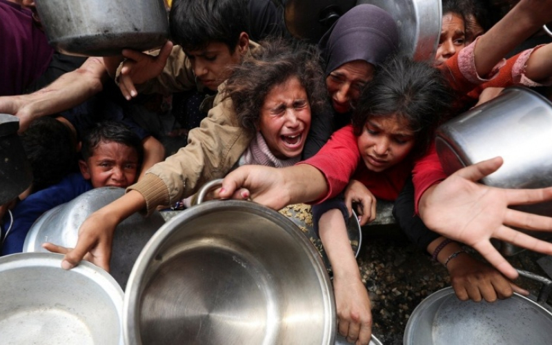 اليوم الـ103 للحصار: غزة على شفا كارثة إنسانية و67 طفلاً استشهدوا جوعاً