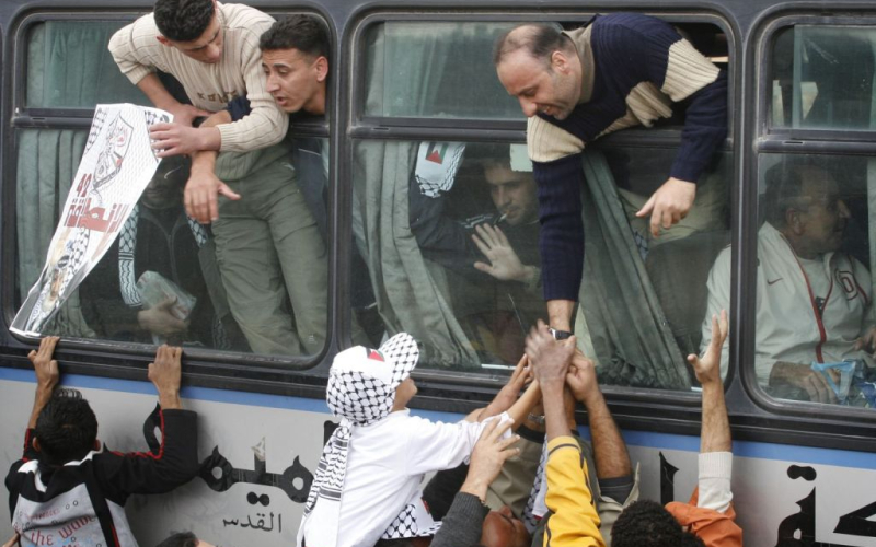 حماس تطالب بالإفراج عن قيادات فلسطينية بارزة ضمن صفقة التبادل المرتقبة