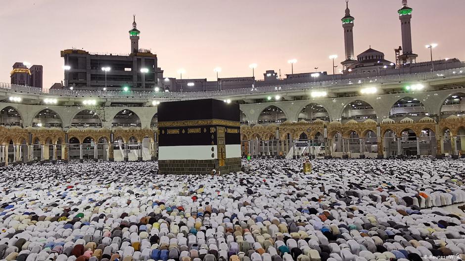 نداء الوطن - ملايين الحجاج على صعيد عرفات في يوم الحج الأعظم وسط استعدادات سعودية غير مسبوقة