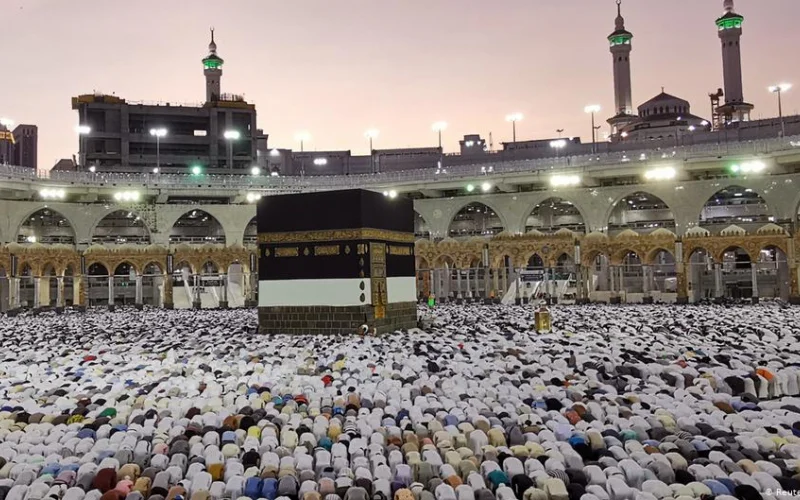 ملايين الحجاج على صعيد عرفات في يوم الحج الأعظم وسط استعدادات سعودية غير مسبوقة