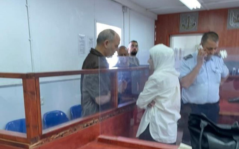 محكمة الاحتلال في سجن "عوفر" تمدد اعتقال الشيخ بسام السعدي 6 أيام